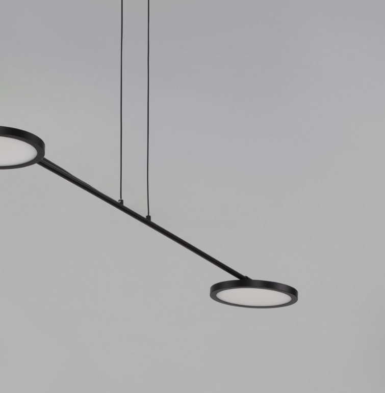 Wisząca lampa Vialto 2 w czarnym kolorze z płaskimi kloszami LED