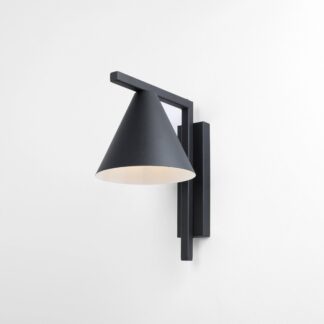 Nowoczesny czarny kinkiet Form ze stożkowym kloszem