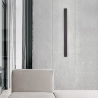 Dekoracyjny kinkiet LED Yomi 80 w kolorze czarnym – montaż pionowy