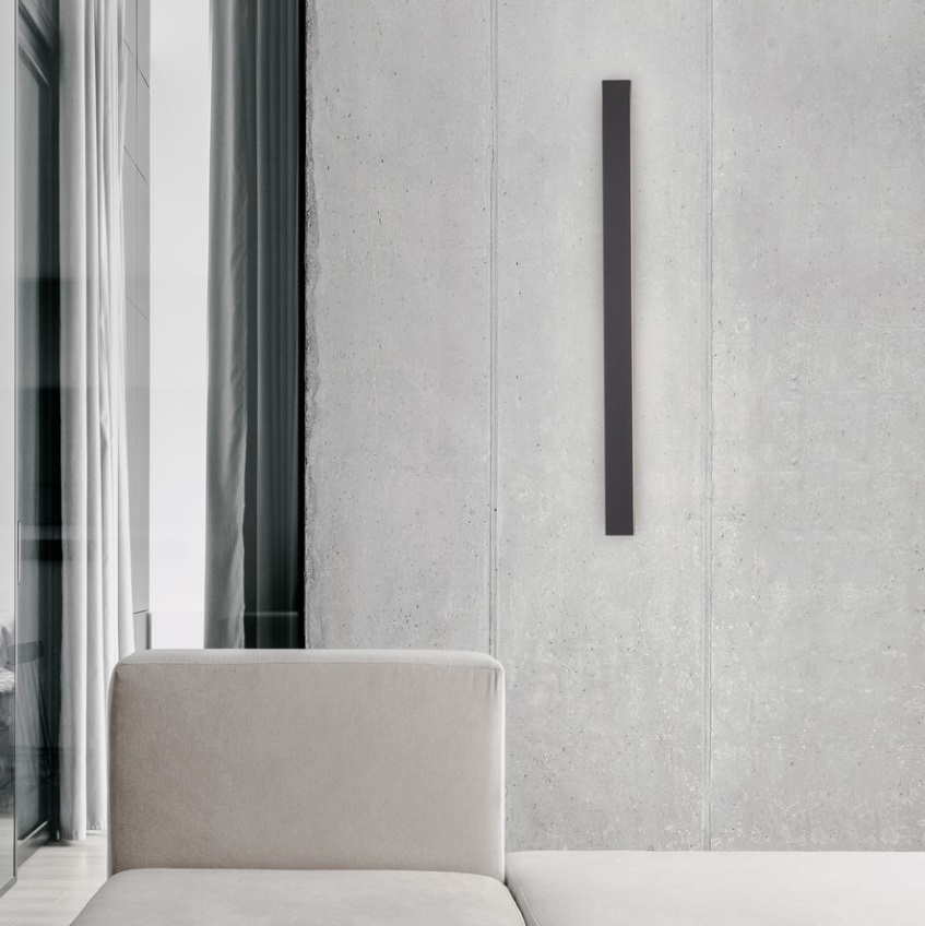 Dekoracyjny kinkiet LED Yomi 80 w kolorze czarnym – montaż pionowy