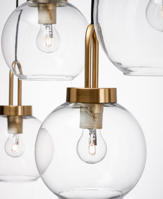 Lampa wisząca Quina 4 z klasycznymi szklanymi kloszami do oświetlenia stołu