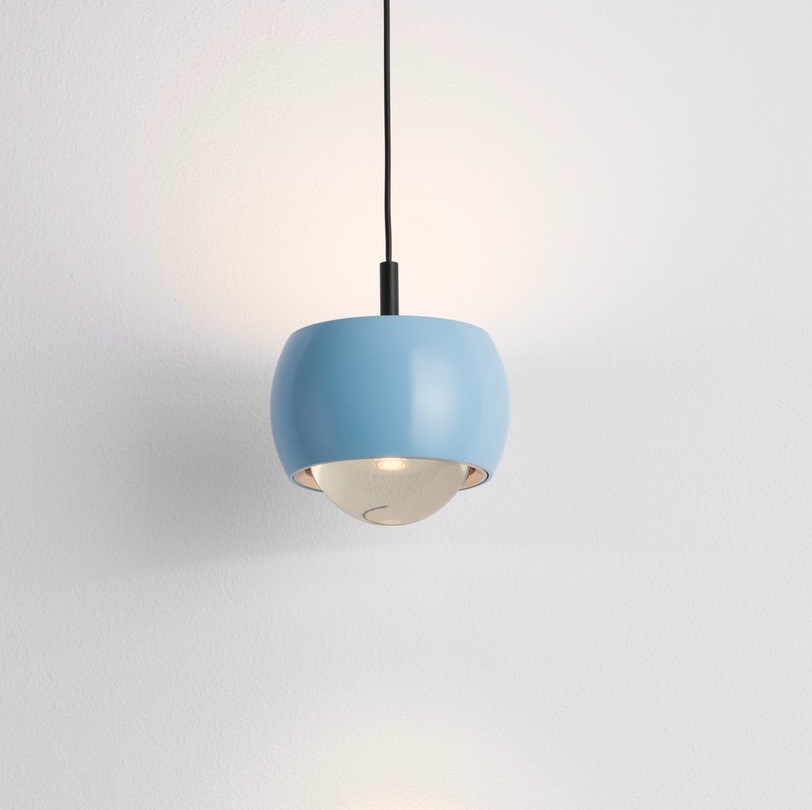 Niebieska lampa wiszaca Softlin pastelowa kulka