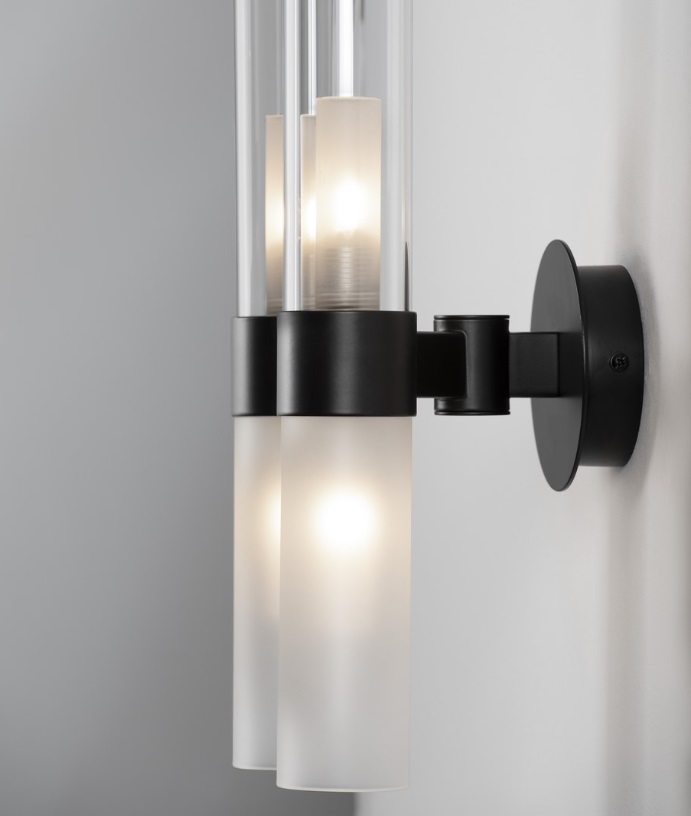 Kinkiet szklany Kavine 2 z pionowymi tubami do salonu