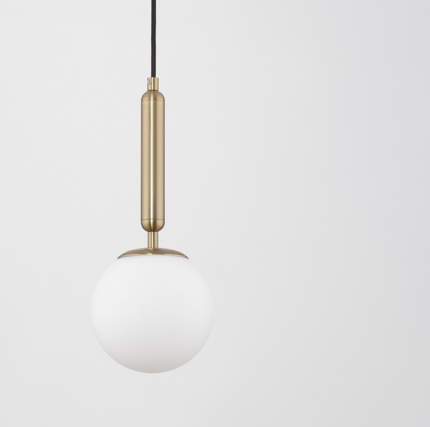 Złota lampa wisząca Veliana z trzema szklanymi kulami