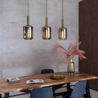 Lampa wisząca Joanet z trzema szklanymi kloszami do oświetlenia stołu