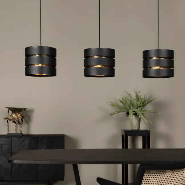 Lampa wisząca Rosas 3 w kolorze czarno-złotym z trzema punktami świetlnymi do zawieszenia nad stołem