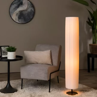 Lampa stojąca Fold z białym plisowanym kloszem, wysokość 120 cm