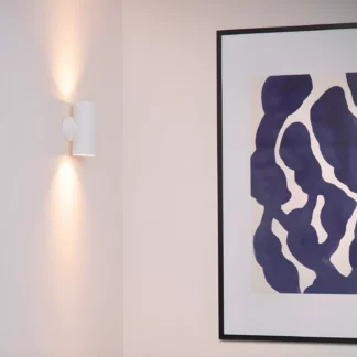 Kinkiet ścienny Bondi w kolorze białym – światło skierowane w górę i w dół