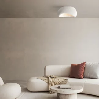 Plafon Cluora 60 w kolorze białym z chropowatym wykończeniem do salonu