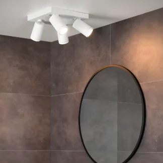 Łazienkowy żyrandol Taylor 4 w białym kolorze, klasa szczelności IP44