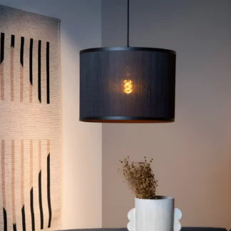 Czarna wisząca lampa z bambusa Tagalog o średnicy 40 cm, idealna nad stół