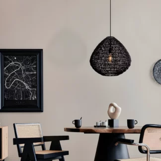 Lampa wisząca Nayora 50 w kolorze czarnym, wykonana z plecionki