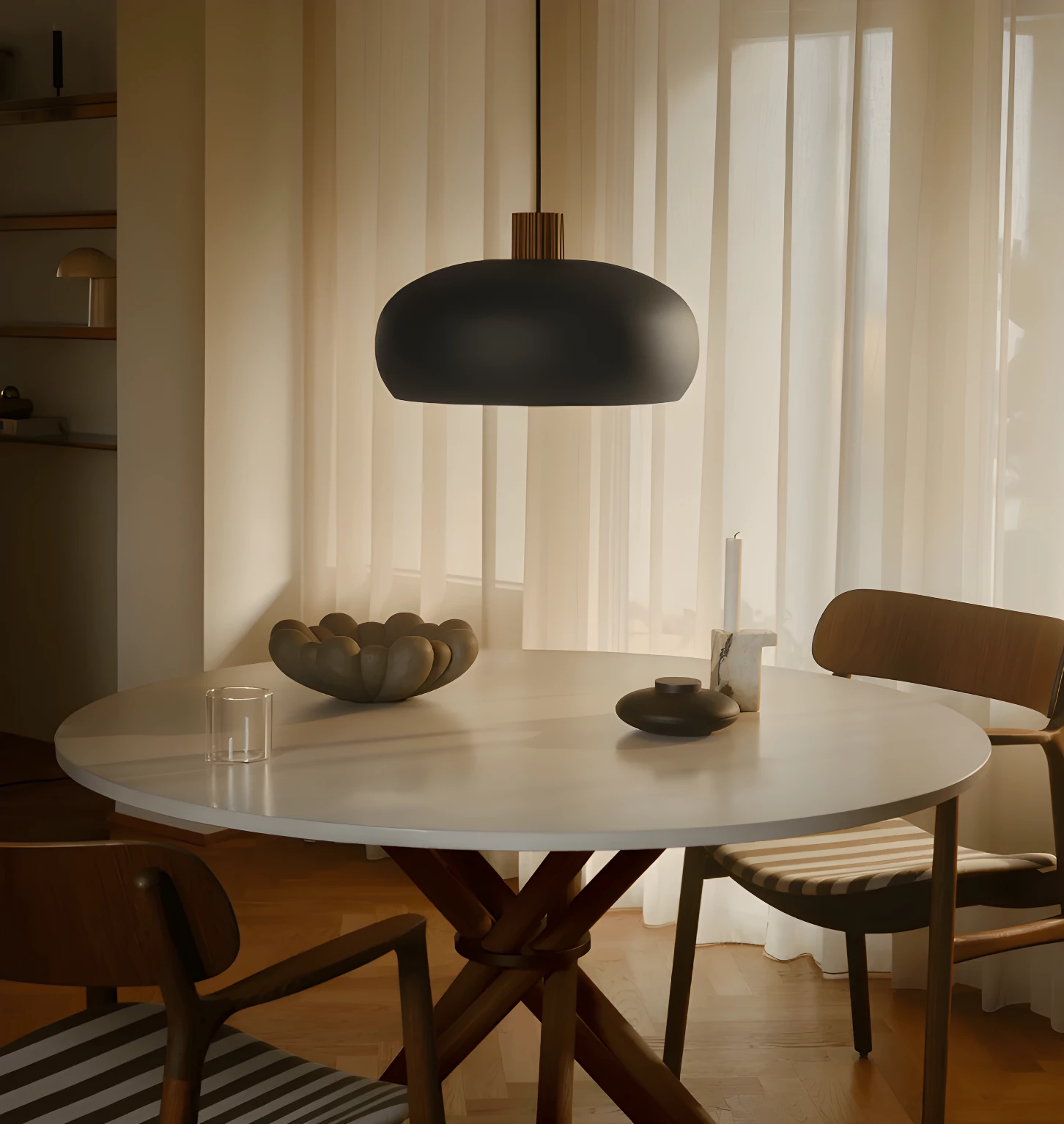 Wisząca lampa Aurelio 42 w kolorze czarnym z drewnianym akcentem – DFTP