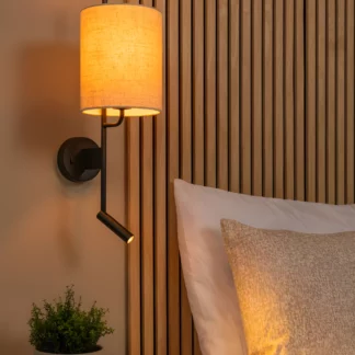 Kinkiet w kolorze czarnym z beżowym abażurem Magic 2 – zasilanie USB-C i włączniki