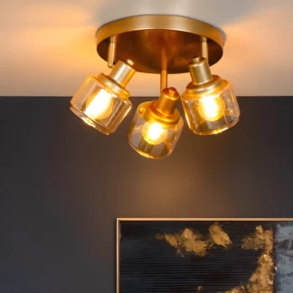 Plafon Bjorn 3 w klasycznym stylu ze złotymi szklanymi kloszami