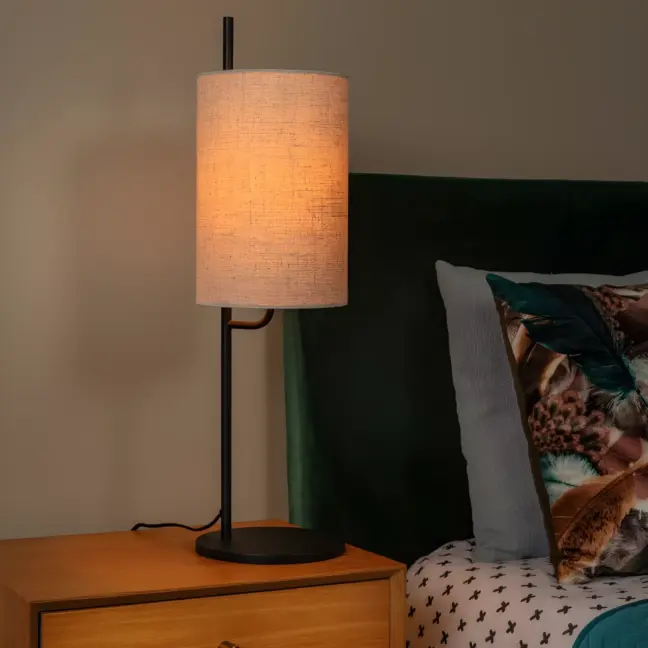 Beżowa lampa stołowa Magic z lnianym kloszem do sypialni