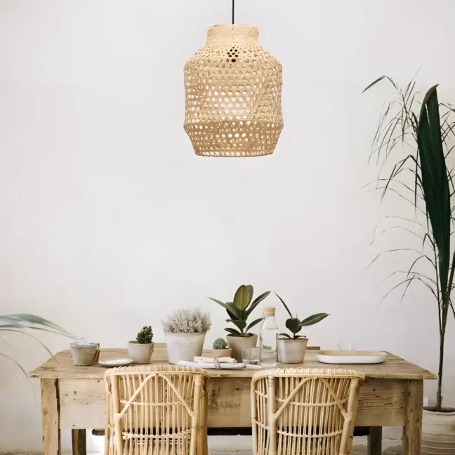 Lampa wisząca Nayora 35 z bambusa w stylu boho do zawieszenia nad stołem