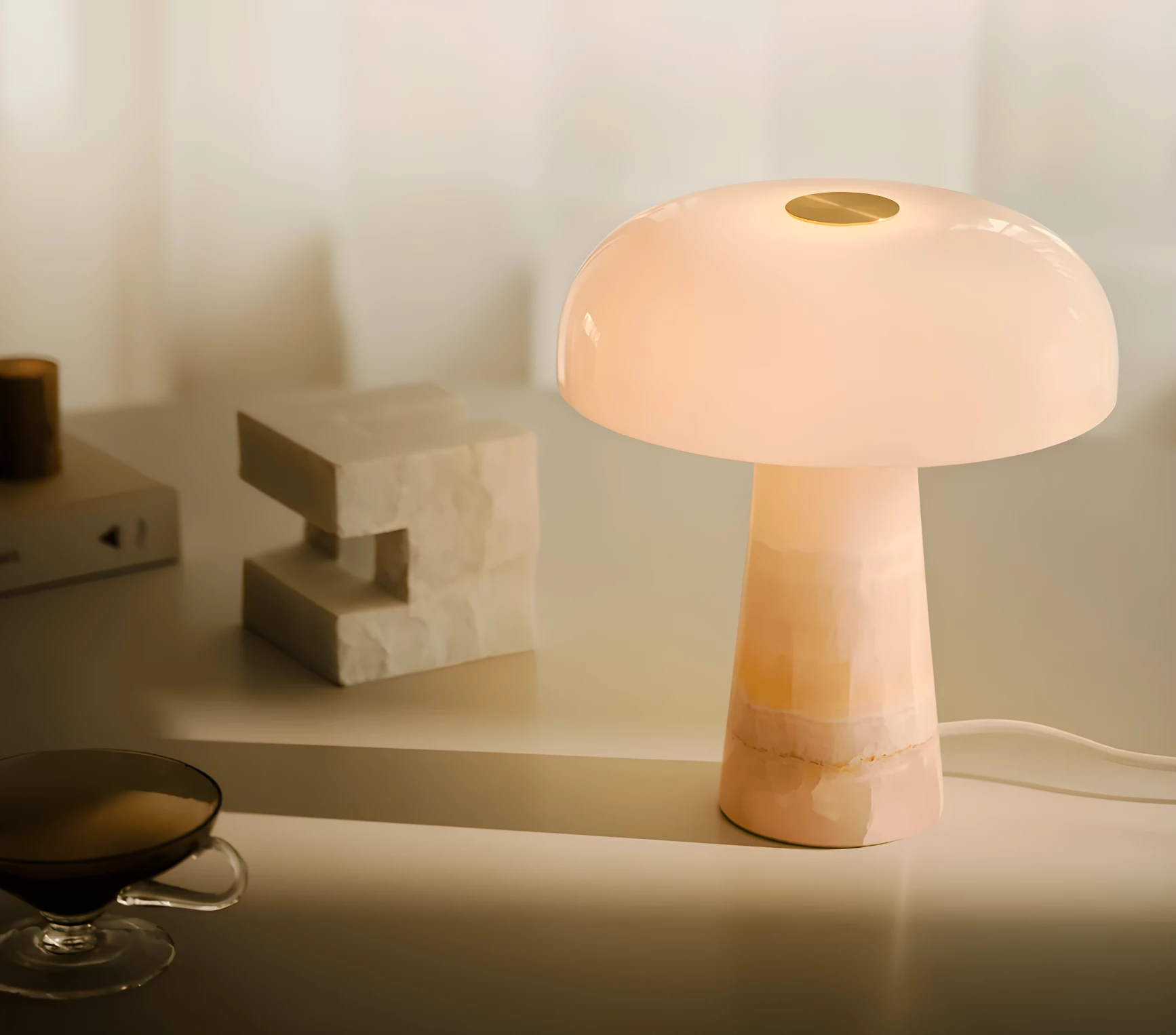 Mini lampka nocna Glossy z różowego marmuru – DFTP