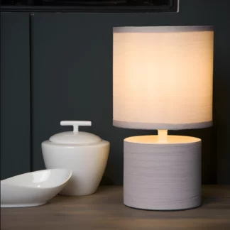 Kremowa lampka nocna Greasby o wysokości 26 cm – mały rozmiar