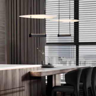 Designerska lampa wisząca Sfumato 45 z odbitym światłem nad stół