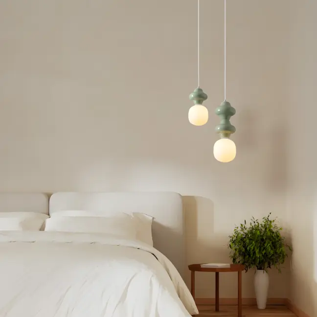 Wisząca lampa Colorella w odcieniu oliwkowej zieleni z ceramiki