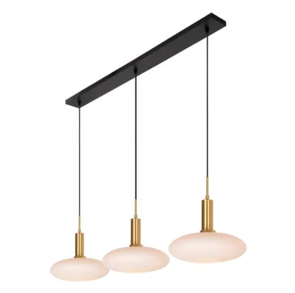 Lampa wisząca Singala 3 w złotym kolorze z płaskimi kloszami nad wyspę kuchenną