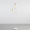 Stojąca lampa w kolorze białym Form z dwoma regulowanymi stożkowymi kloszami