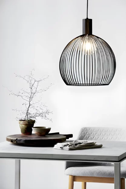 Designerska lampa wisząca nad stół w salonie Aver 40