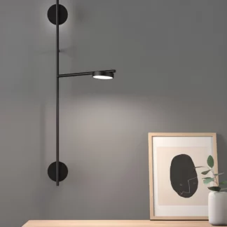 Kinkiet Igram nad biurko w gabinecie