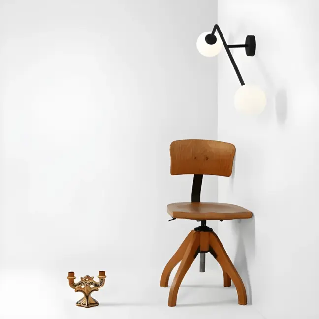 Kinkiet Pure do minimalistycznego salonu