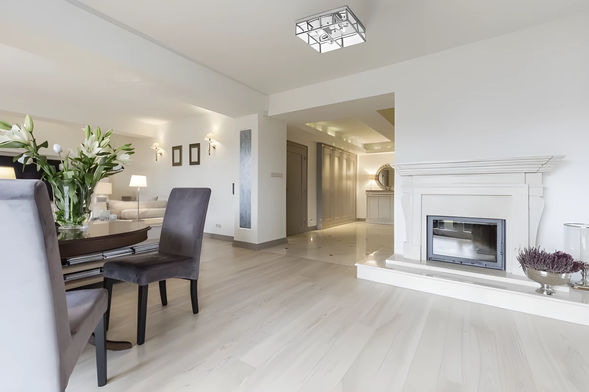 Kwadratowy srebrny plafon Monza do salonu