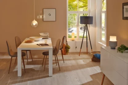 Lampa podłogowa Rurik - drewniany trójnóg skandynawski do salonu
