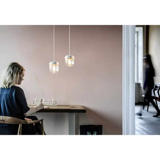 Lampa skandynawska do salonu Acorn Umage - biała
