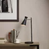 Lampa stołowa Ashworth do pokoju nastolatka
