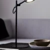 Lampa stołowa Clyde na stół w salonie