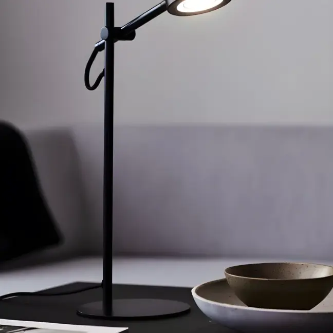 Lampa stołowa Clyde na stół w salonie