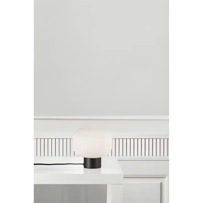 Lampa stołowa Milford na stolik w salonie