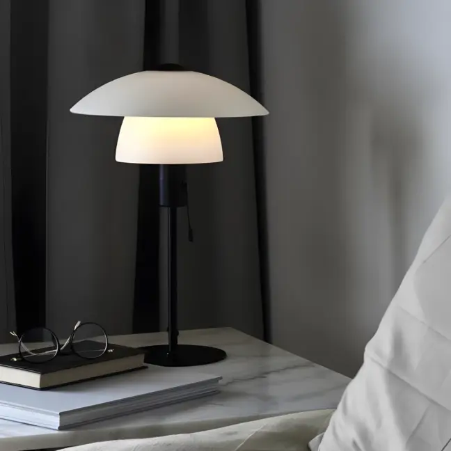 Lampa stołowa Verona na szafkę w sypialni