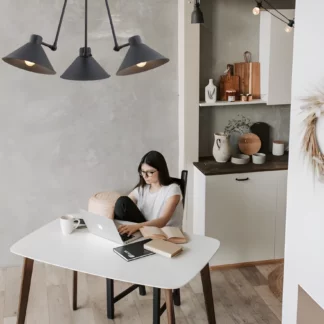 Lampa sufitowa Altea nad biurko w gabinecie