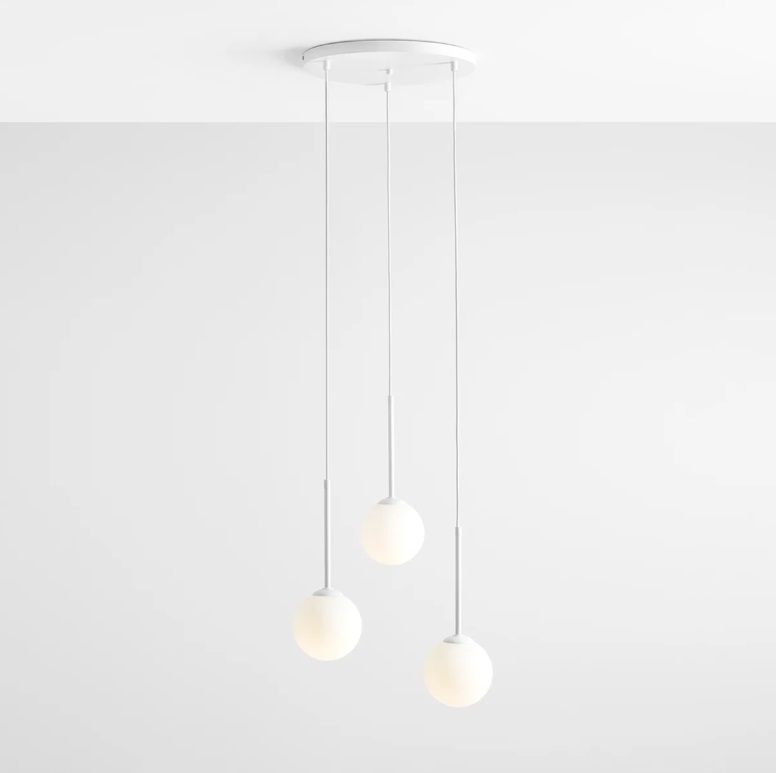 Lampa sufitowa Bosso Ring 3 z trzema białymi kloszami do salonu
