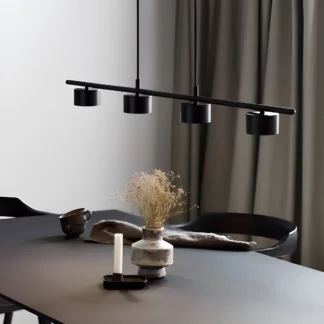 Lampa wisząca Clyde nad długi stół w jadalni