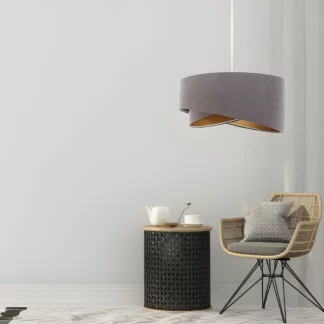 Lampa wisząca Galaxy nad fotel w salonie