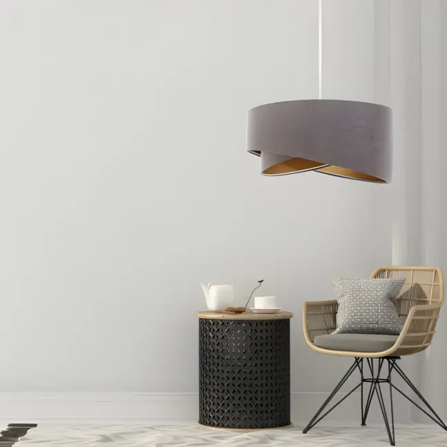 Lampa wisząca Galaxy nad fotel w salonie