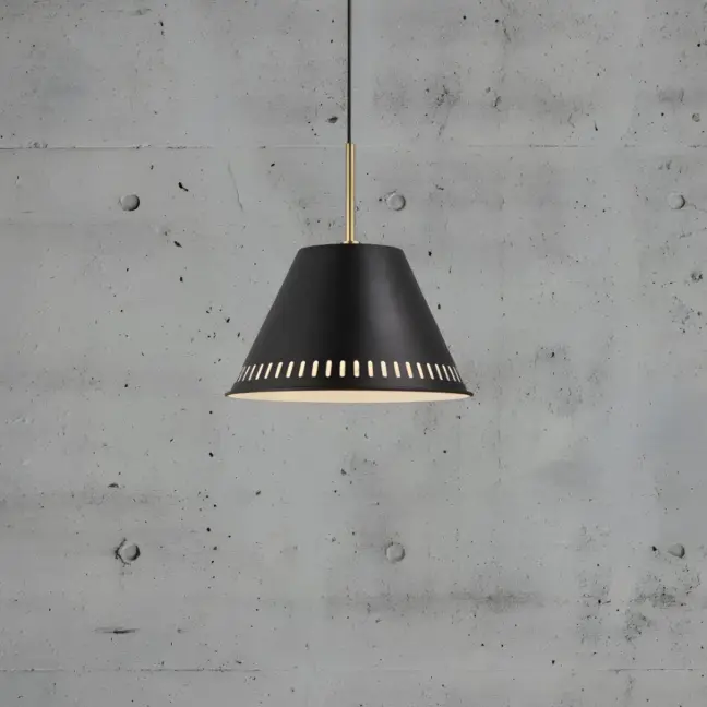 Lampa wisząca Pine nad kuchenną wyspę