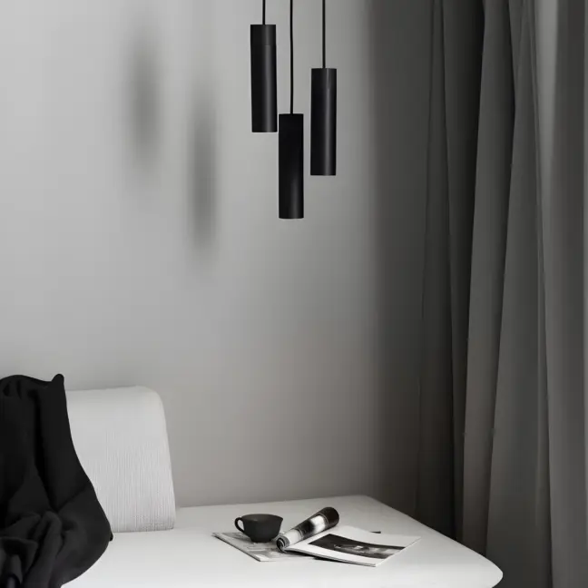 Lampa wisząca Tilo nad sofę w salonie
