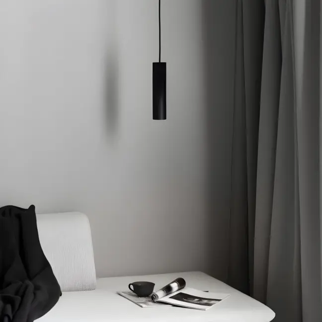 Lampa wisząca Tilo nad sofę w salonie