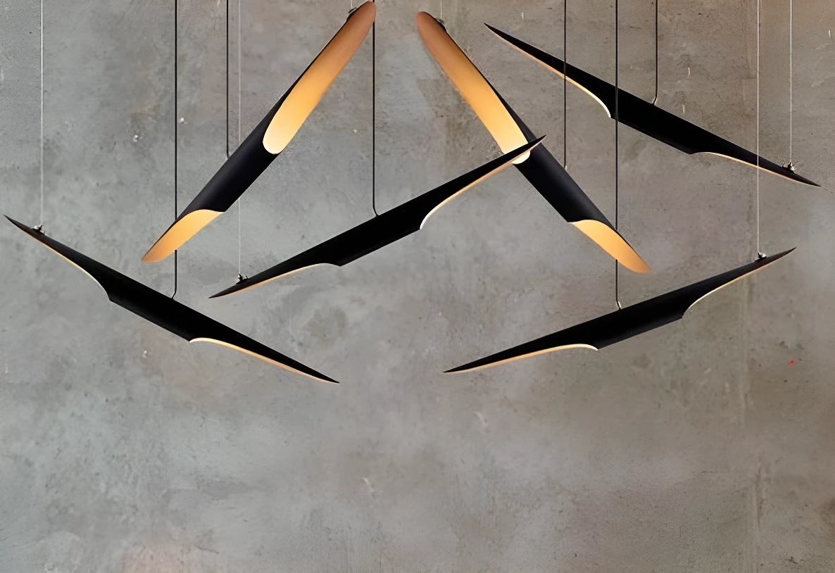 Czarna lampa wisząca podłużna Black Tube - złote wnętrze do salonu