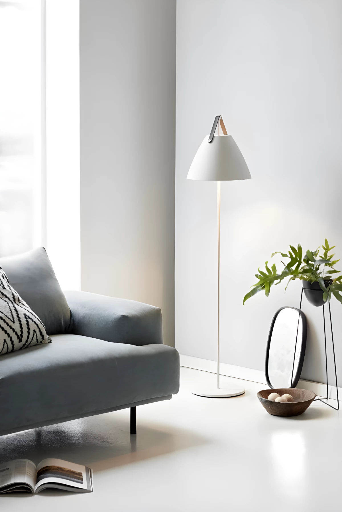 Nowoczesna lampa stojąca Strap - Nordlux - DFTP - biały klosz, skórzany pasek