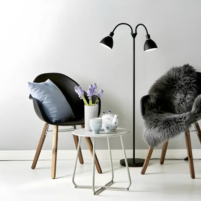 Lampa podłogowa Ray - kolor Czarny - 63224003
