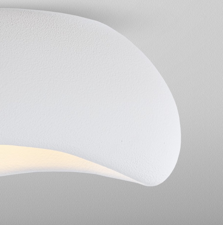 Plafon Cluora 60 w kolorze białym z chropowatym wykończeniem do salonu